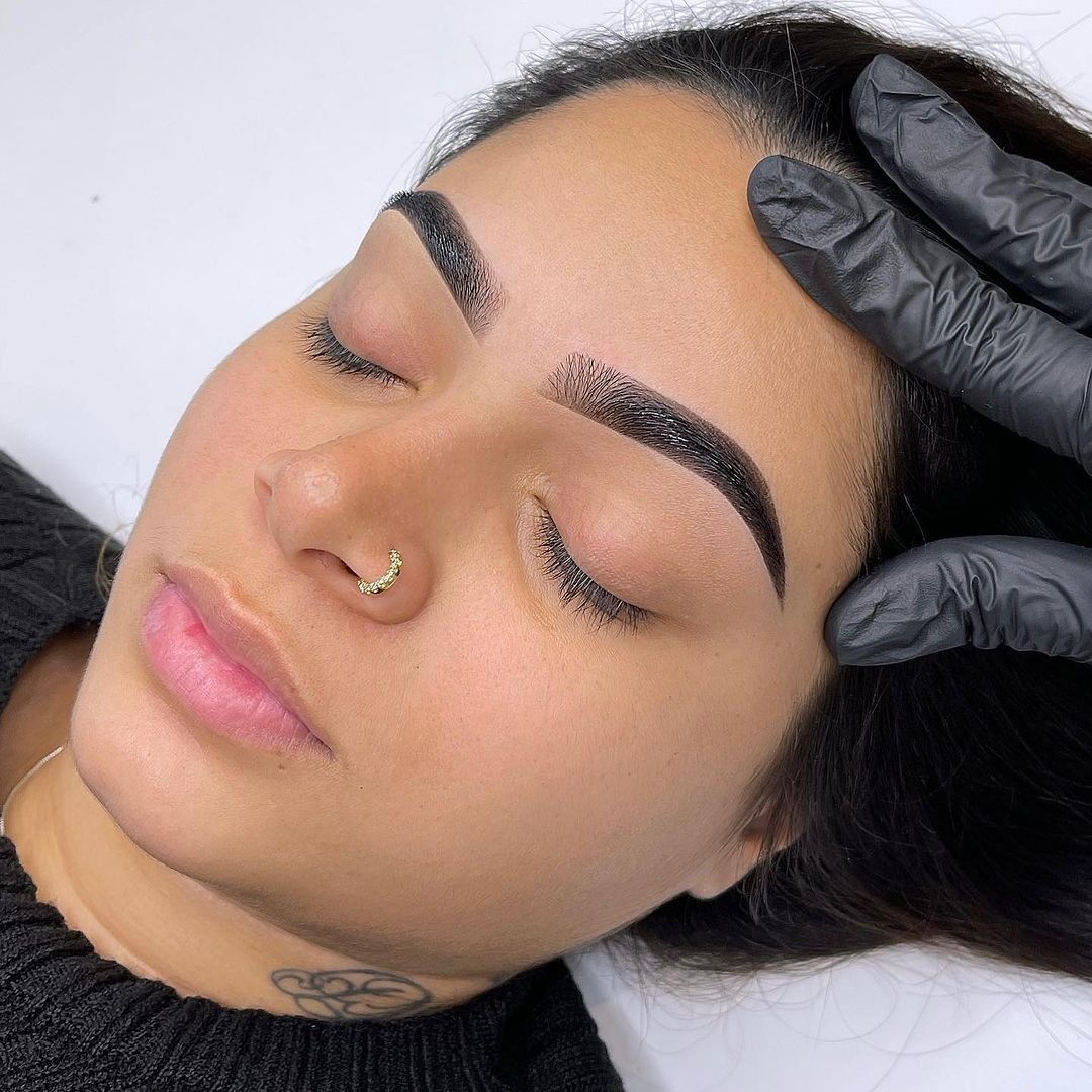 Illustratie wenkbrauwen en wimpers